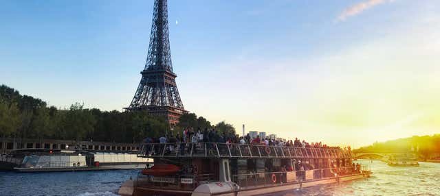 Paseo en barco por el Sena